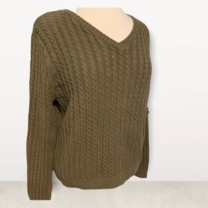 Crystal Kabe Forrest Green V-neck Longsleeve Cable Knit Sweater